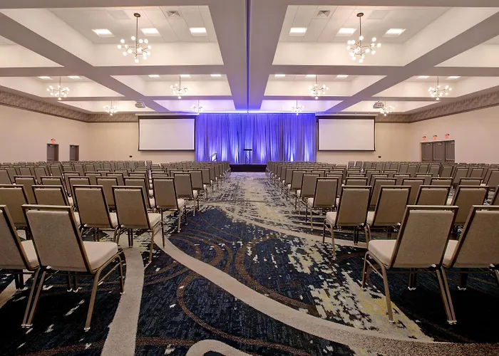 Hotel Embassy By Hilton Riverfront 4*