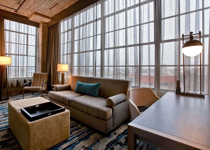 Hotel Embassy By Hilton Riverfront