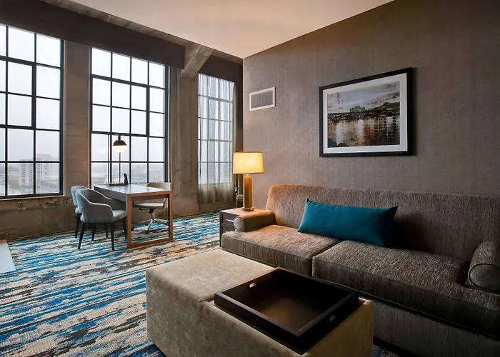 Embassy By Hilton Riverfront 4*