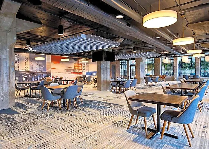 Embassy By Hilton Riverfront 4*