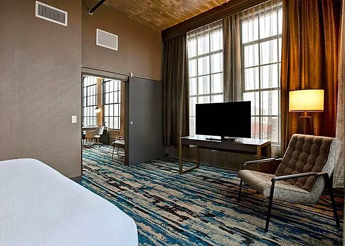 Embassy By Hilton Riverfront 4*