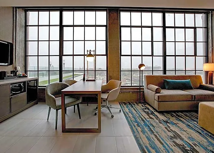 Hotel Embassy By Hilton Riverfront Rockford